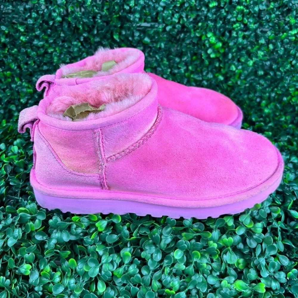 UGG classic mini